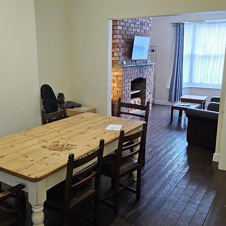 בוסטון Sherwood Terrace 3 Bedroom 1 Double Bed 4 Single Beds Entire Property Contractors Welcome מראה חיצוני תמונה