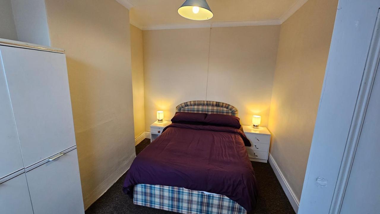 בוסטון Sherwood Terrace 3 Bedroom 1 Double Bed 4 Single Beds Entire Property Contractors Welcome מראה חיצוני תמונה